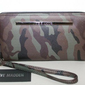 STEVE MADDEN BZIPPY CAMO ZIP AROUND WALLET WRISTLET CLUTCH BAG